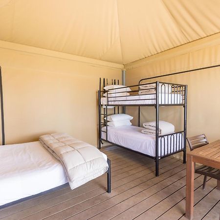 Nrma Lake Somerset Holiday Park Kilcoy Szoba fotó