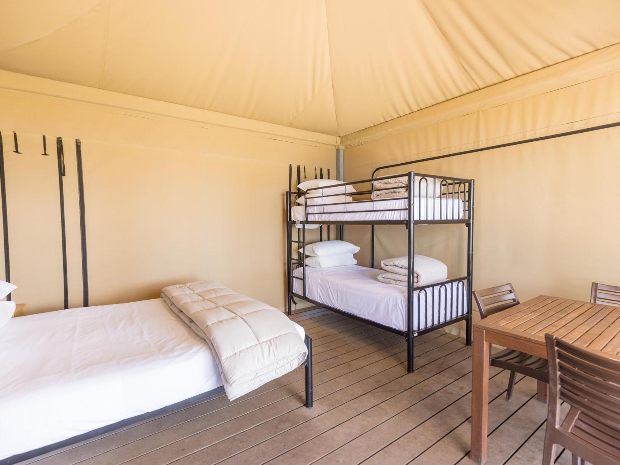 Nrma Lake Somerset Holiday Park Kilcoy Szoba fotó