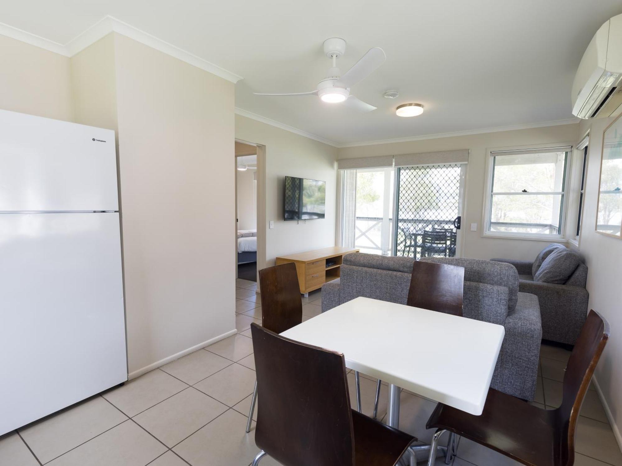 Nrma Lake Somerset Holiday Park Kilcoy Szoba fotó