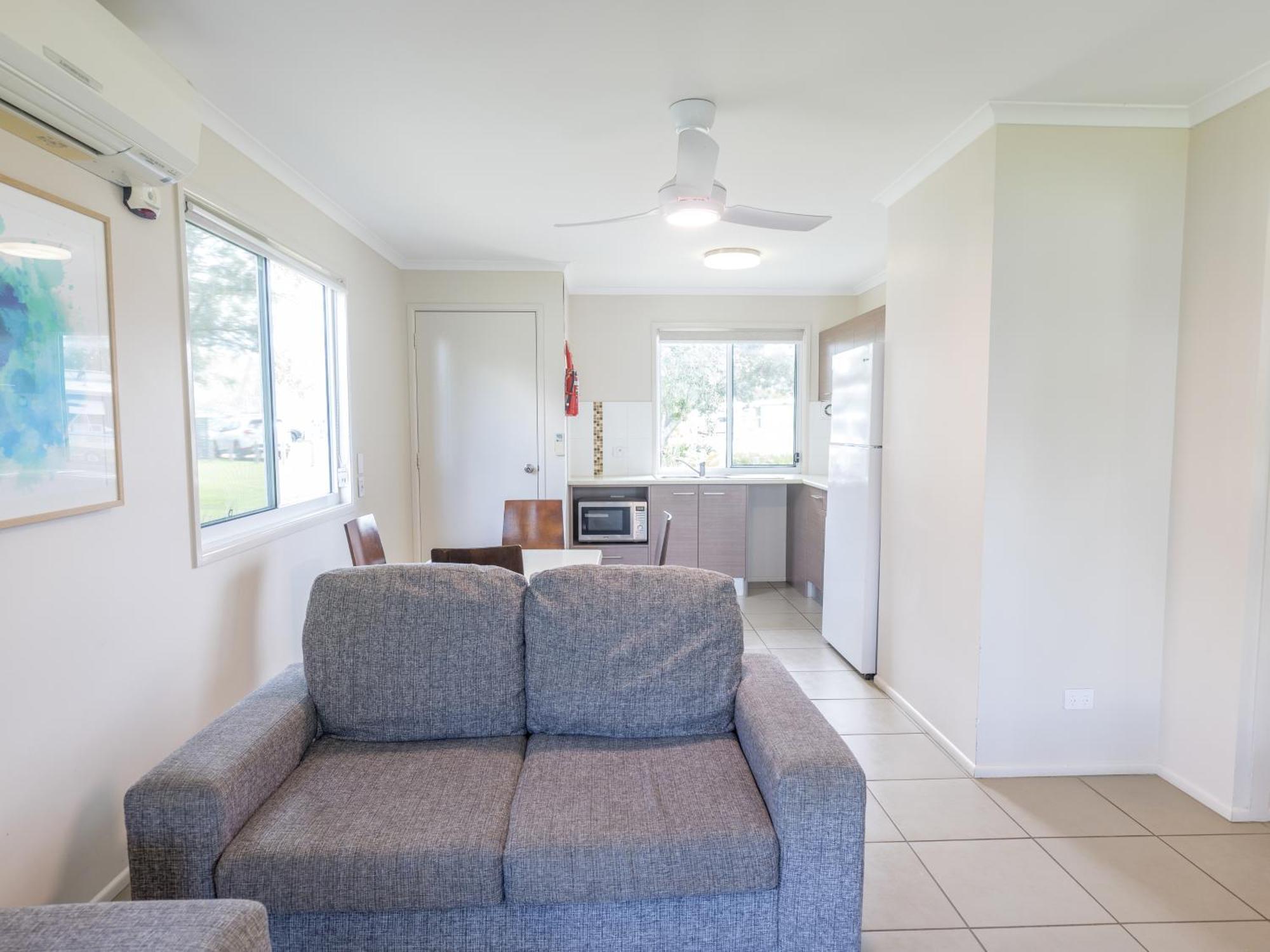 Nrma Lake Somerset Holiday Park Kilcoy Szoba fotó