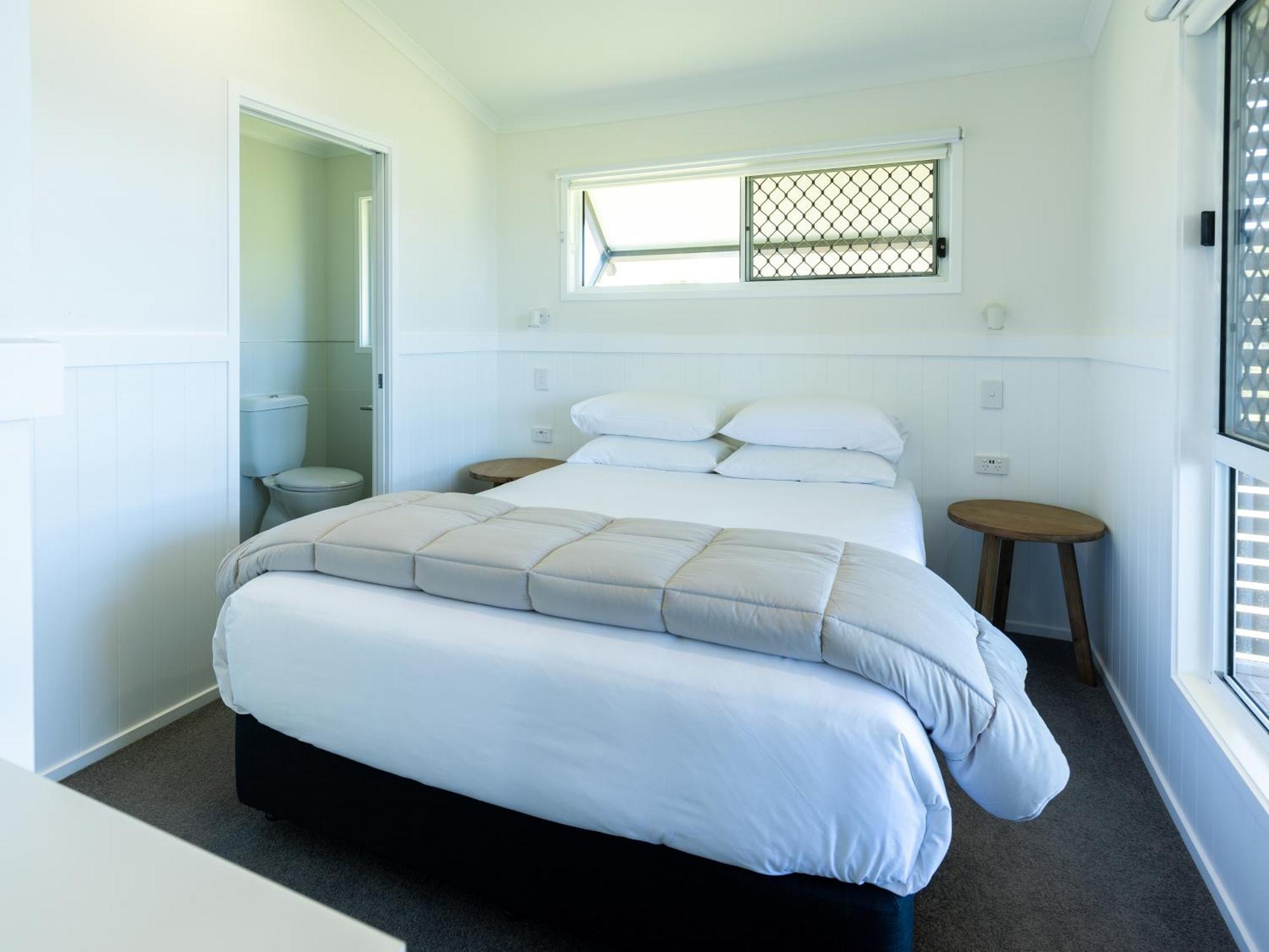 Nrma Lake Somerset Holiday Park Kilcoy Szoba fotó