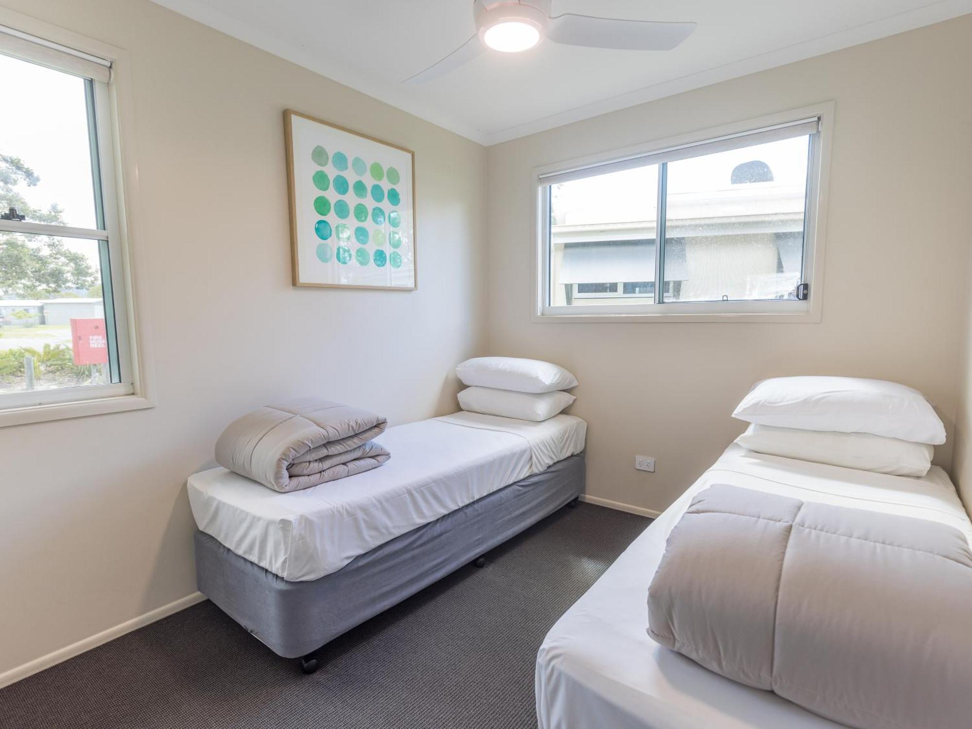 Nrma Lake Somerset Holiday Park Kilcoy Szoba fotó